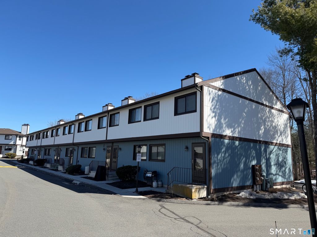 Photo of 27 Crows Nest Lane #12I, Danbury, CT 06810 (MLS # 24158470)