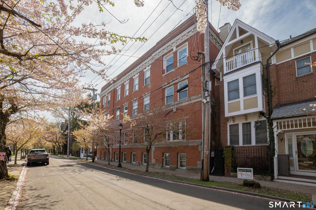 Photo of 8 Hughes Place #1N, New Haven, CT 06511 (MLS # 24170900)
