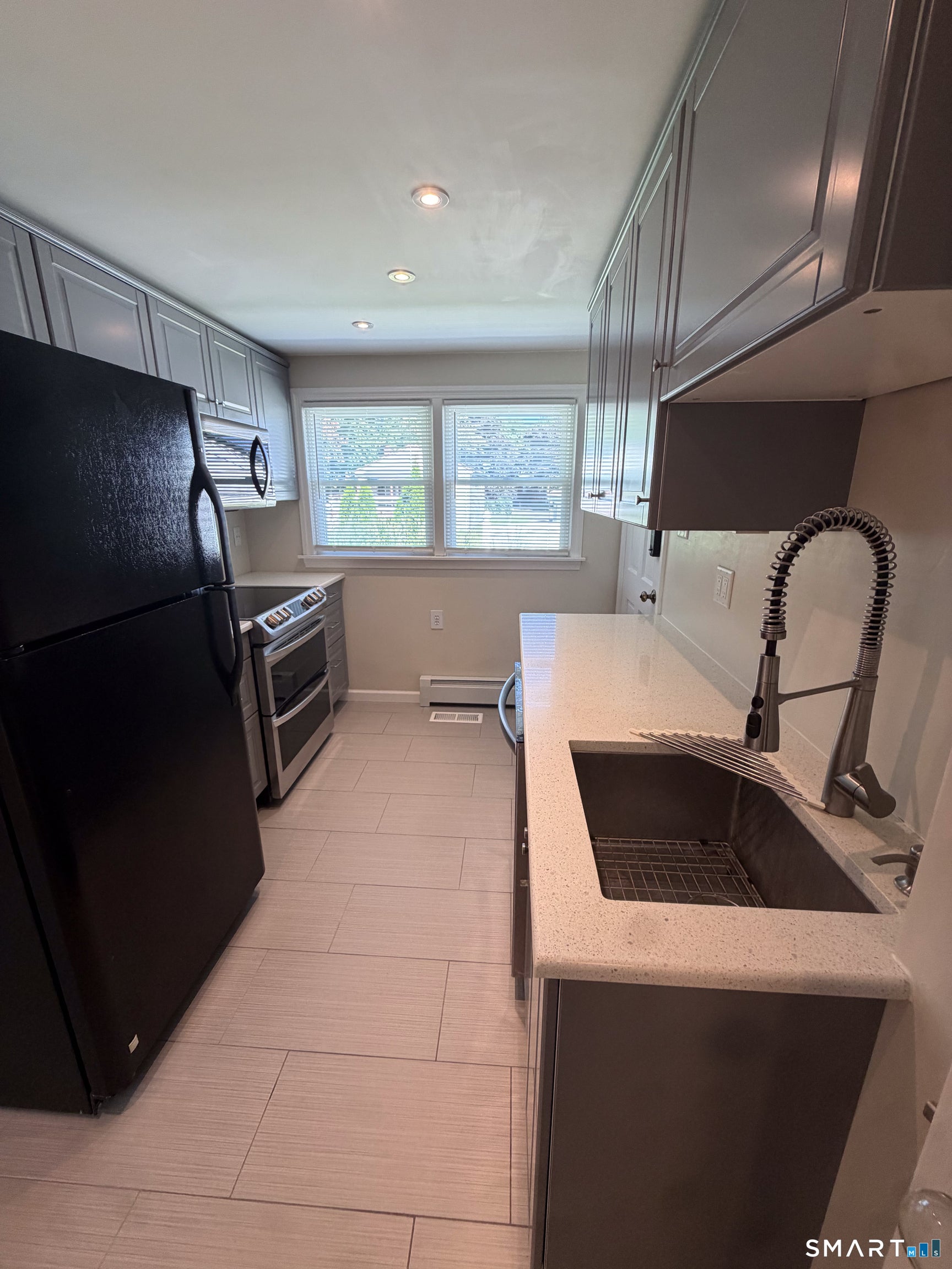 6 Prior Avenue