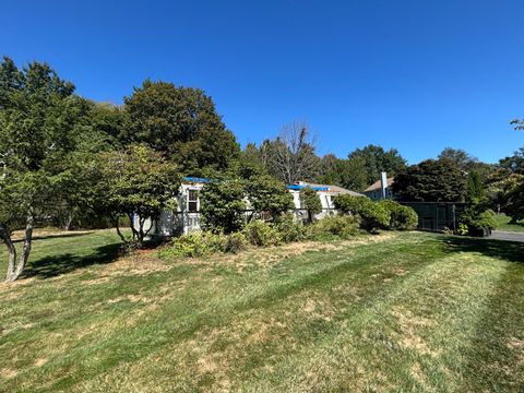 10 Hitching Post Lane Trumbull CT 06611