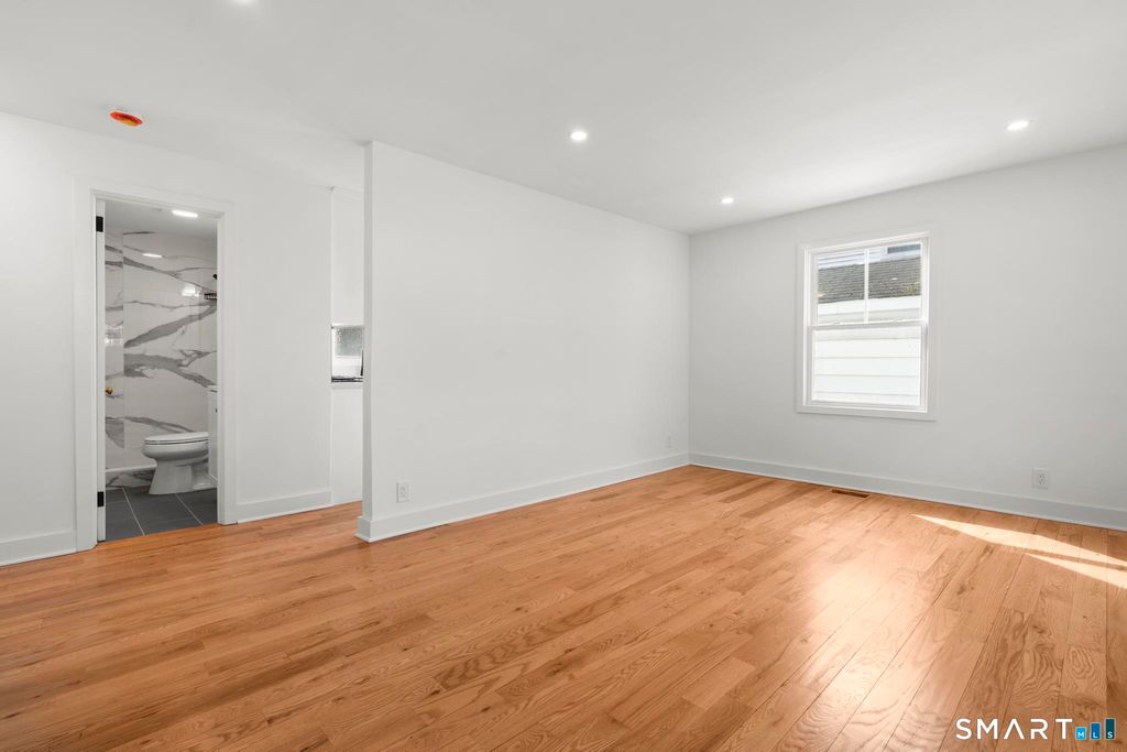 Photo of 159 Lawncrest Road, New Haven, CT 06515 (MLS # 24159727)