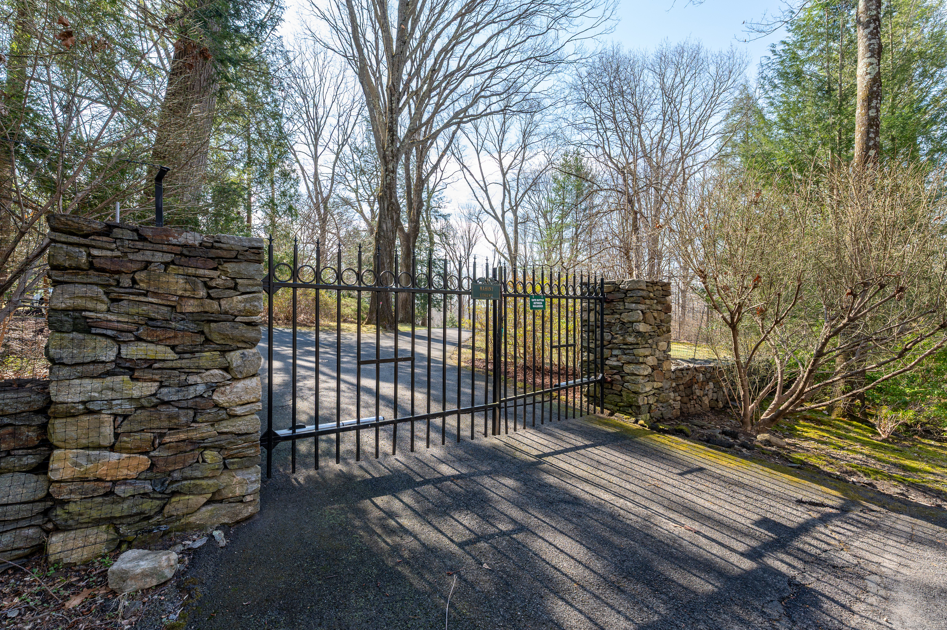 40 Ledgeway Road, Redding, Connecticut image 1