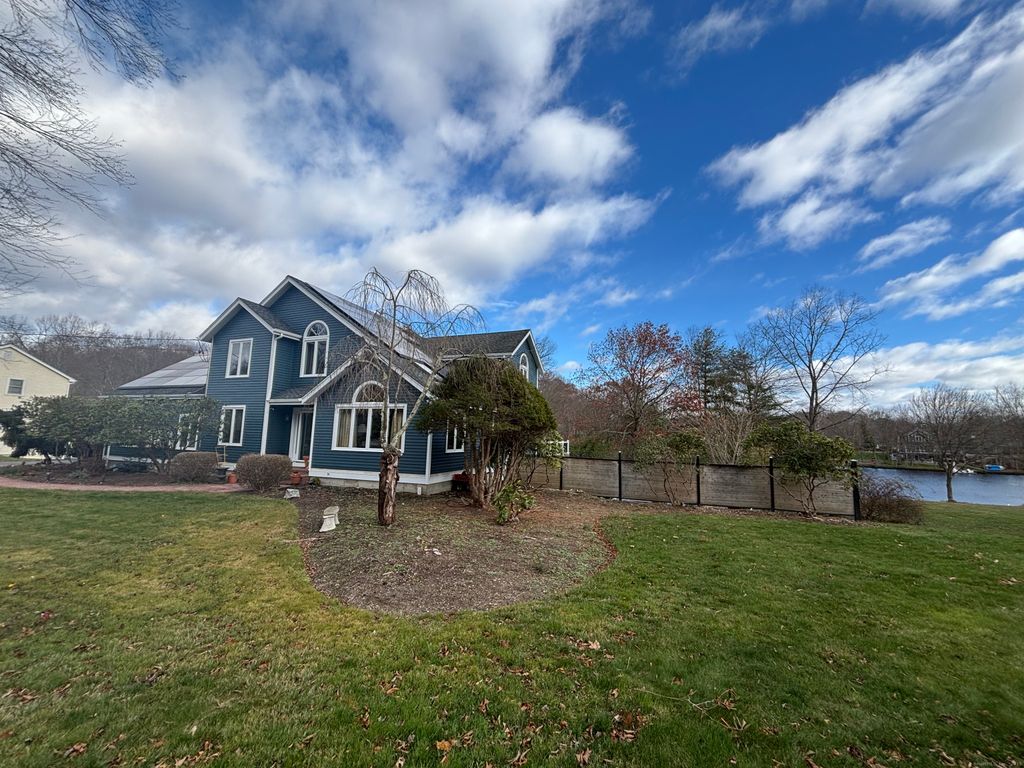 Photo of 33 Walnut Tree Hill Road, Shelton, CT 06484 (MLS # 24140793)
