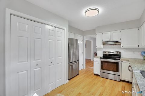 Tiny photo for 10 Colonial Court, Cheshire, CT 06410 (MLS # 24170129)