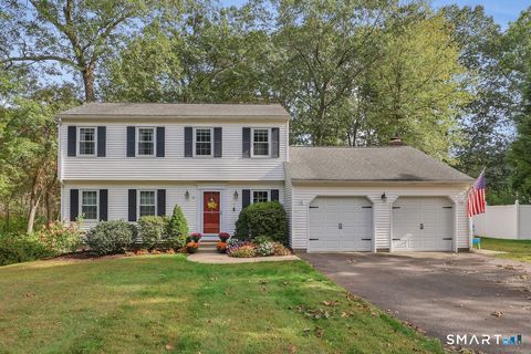 Photo of 10 Colonial Court, Cheshire, CT 06410 (MLS # 24170129)