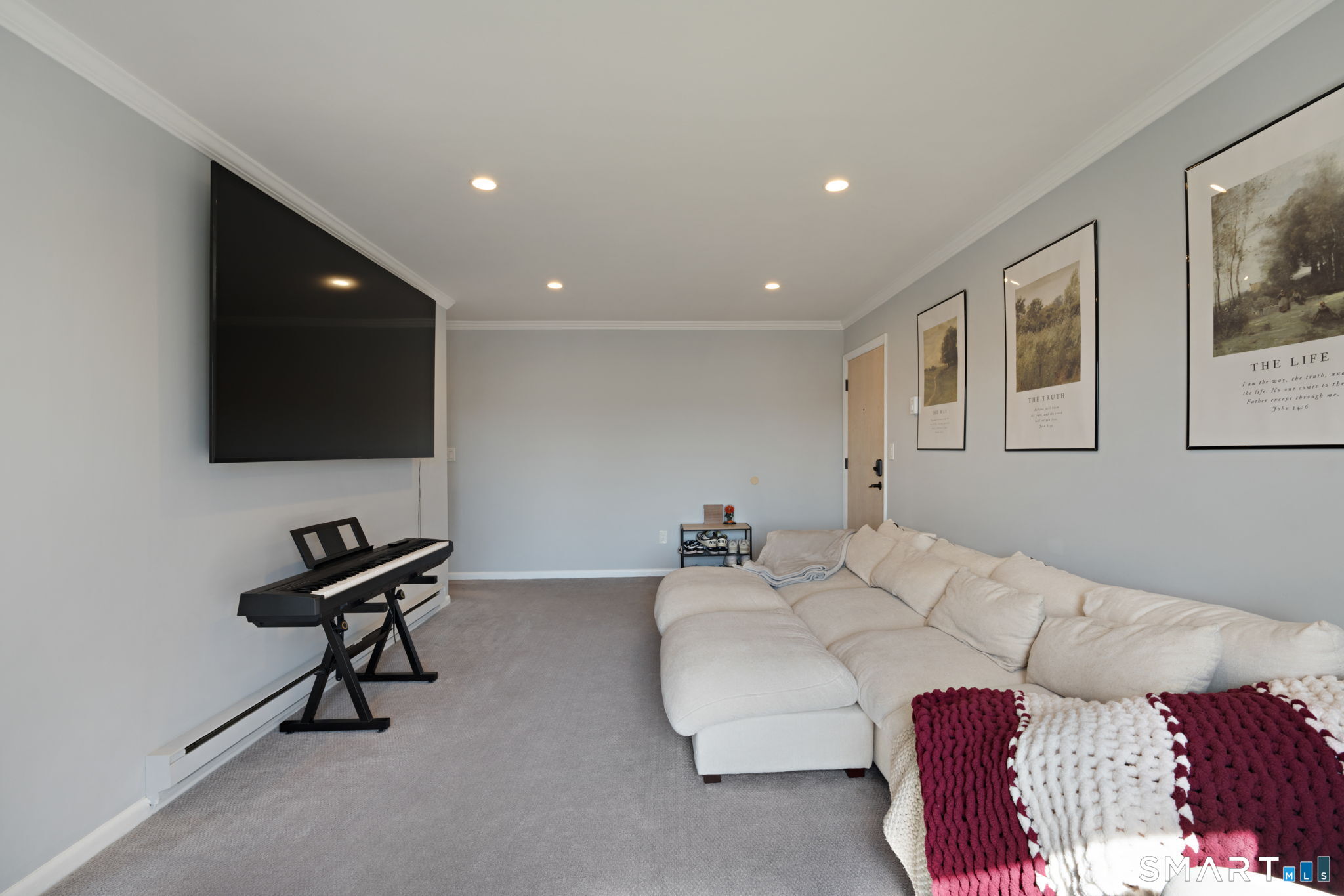 201 Highview Avenue F2