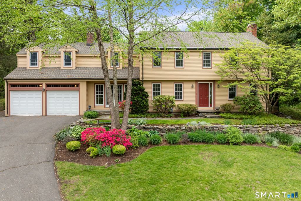 Photo of 16 Sunfield Lane, West Hartford, CT 06107 (MLS # 24174022)