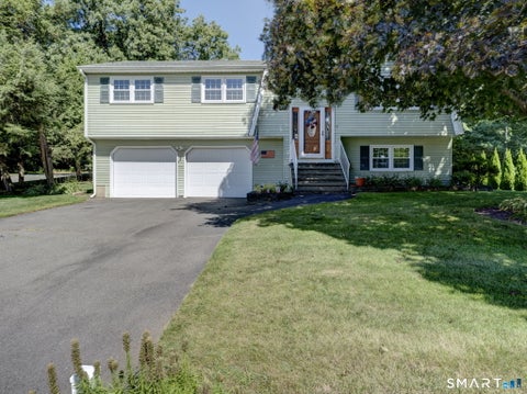 Photo of 76 Long Lane, Bristol, CT 06010 (MLS # 24198273)