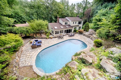 Homes For Sale - 237 Chestnut Hill Road<br/> Stamford, CT 06903