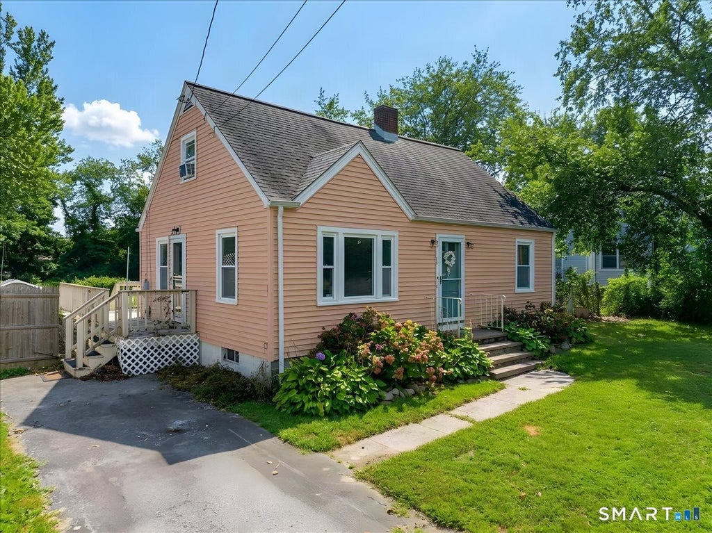 Photo of 16 Roseleah Drive, Waterford, CT 06385 (MLS # 24208738)