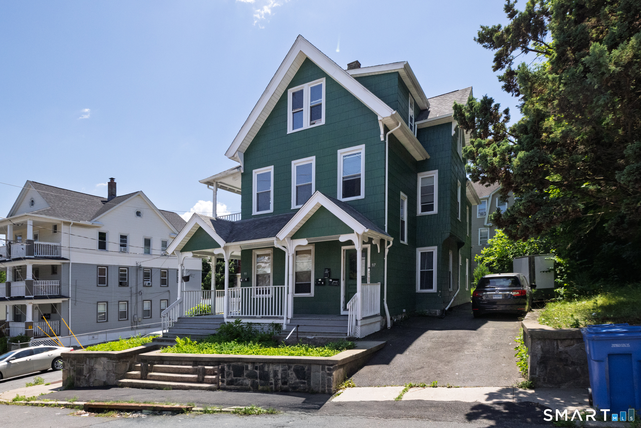95 Sunnyside Avenue