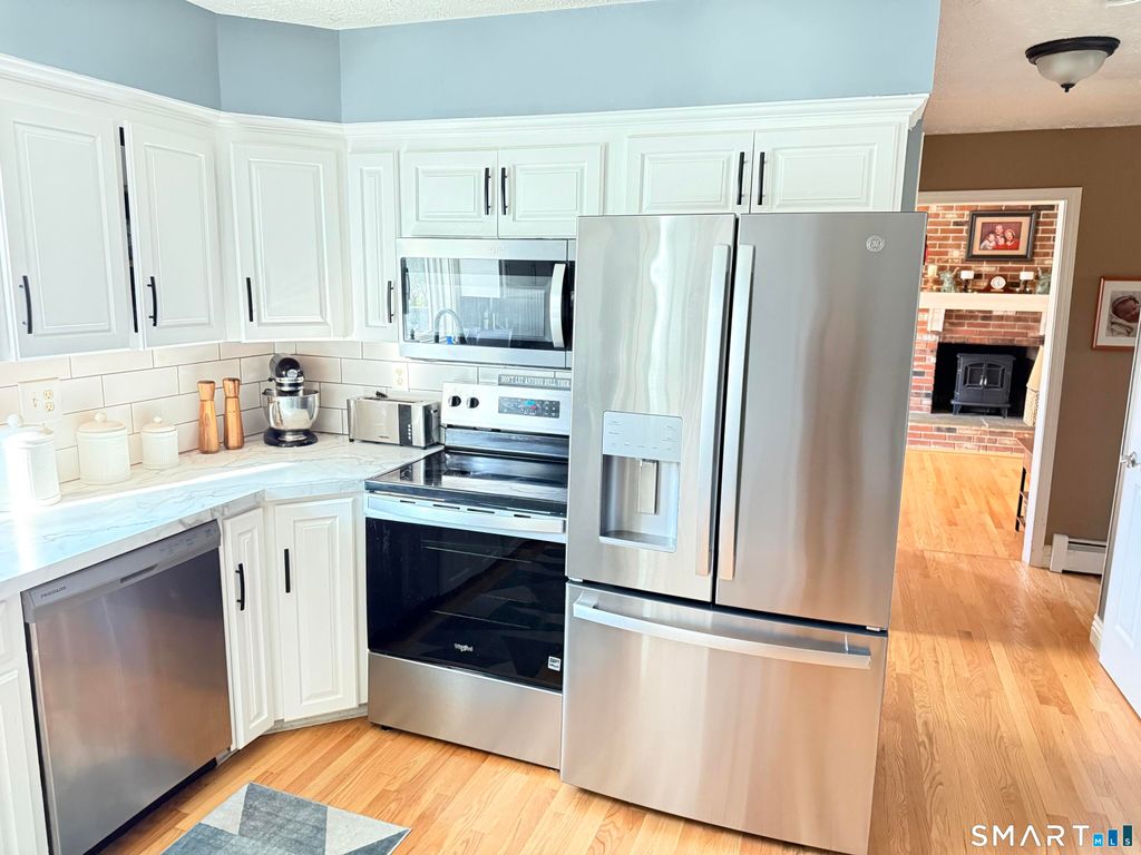 Photo of 211 Robbins Road, Berlin, CT 06037 (MLS # 24166762)