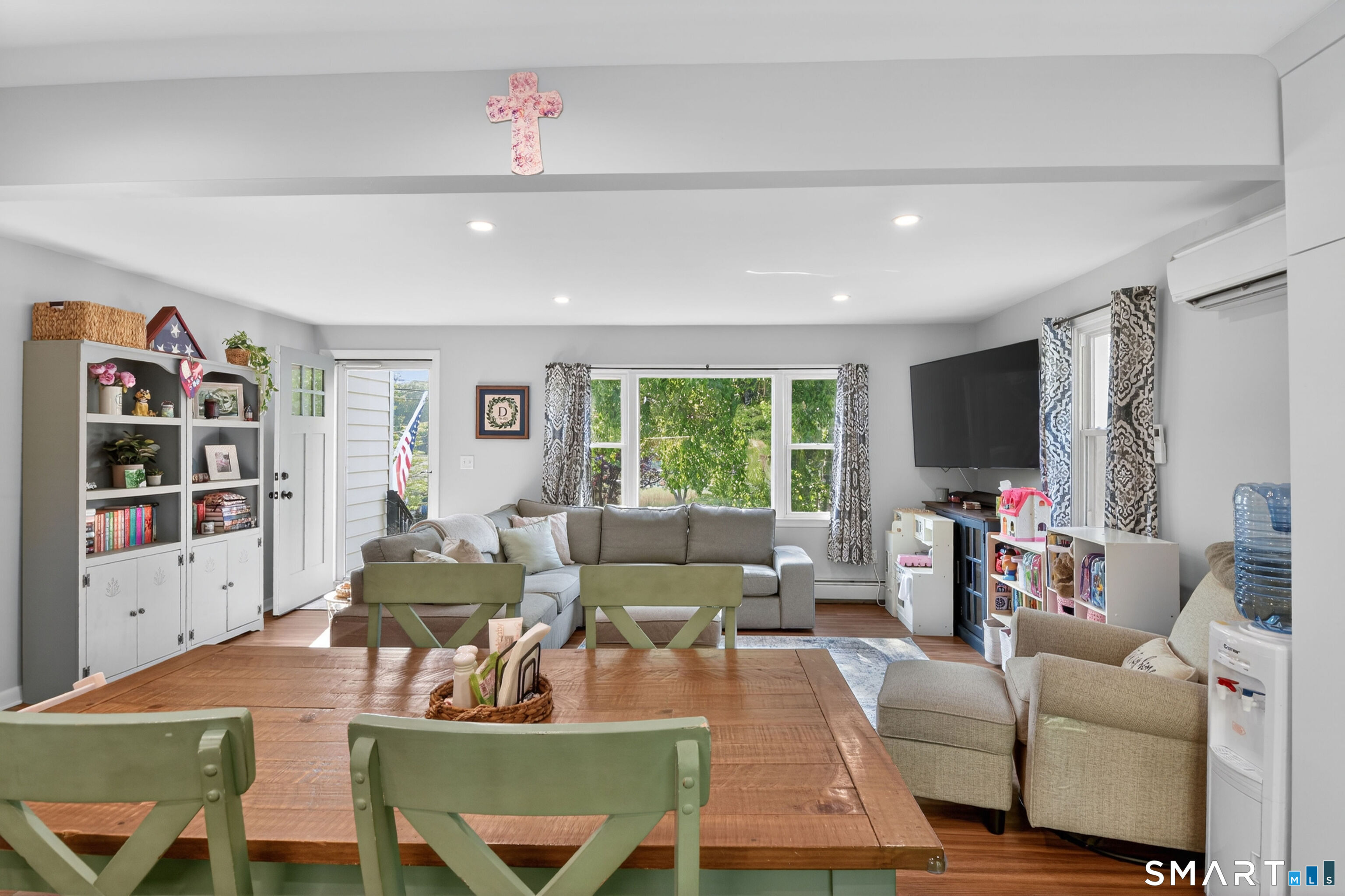 15 Riverside Drive