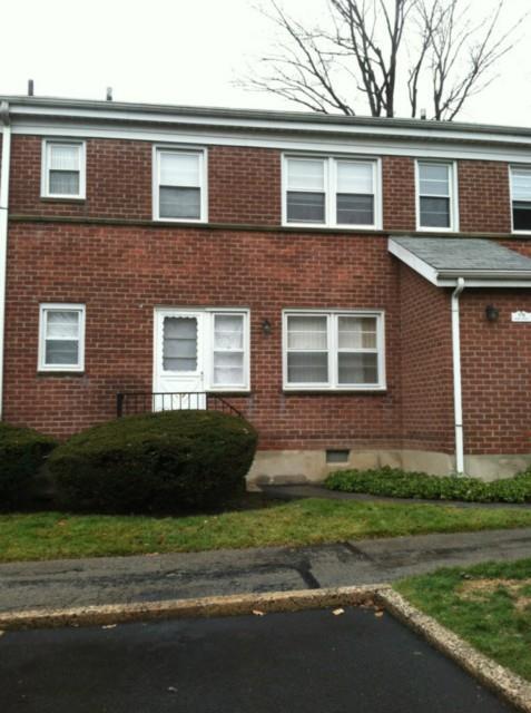 Hope Street 5A, Stamford, Connecticut - 1 Bedrooms  
1 Bathrooms  
3 Rooms - 