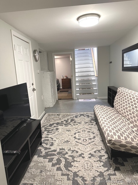 Willams Street, New Haven, Connecticut - 2 Bedrooms  
1 Bathrooms  
3 Rooms - 