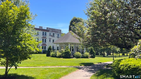 Photo of 132 Woodside Green Street #1C, Stamford, CT 06905 (MLS # 24189428)