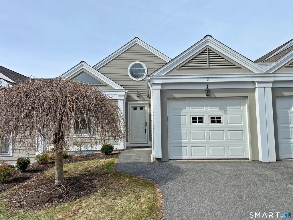 Photo of 8 Saint George Place #8, Newtown, CT 06482 (MLS # 24159226)