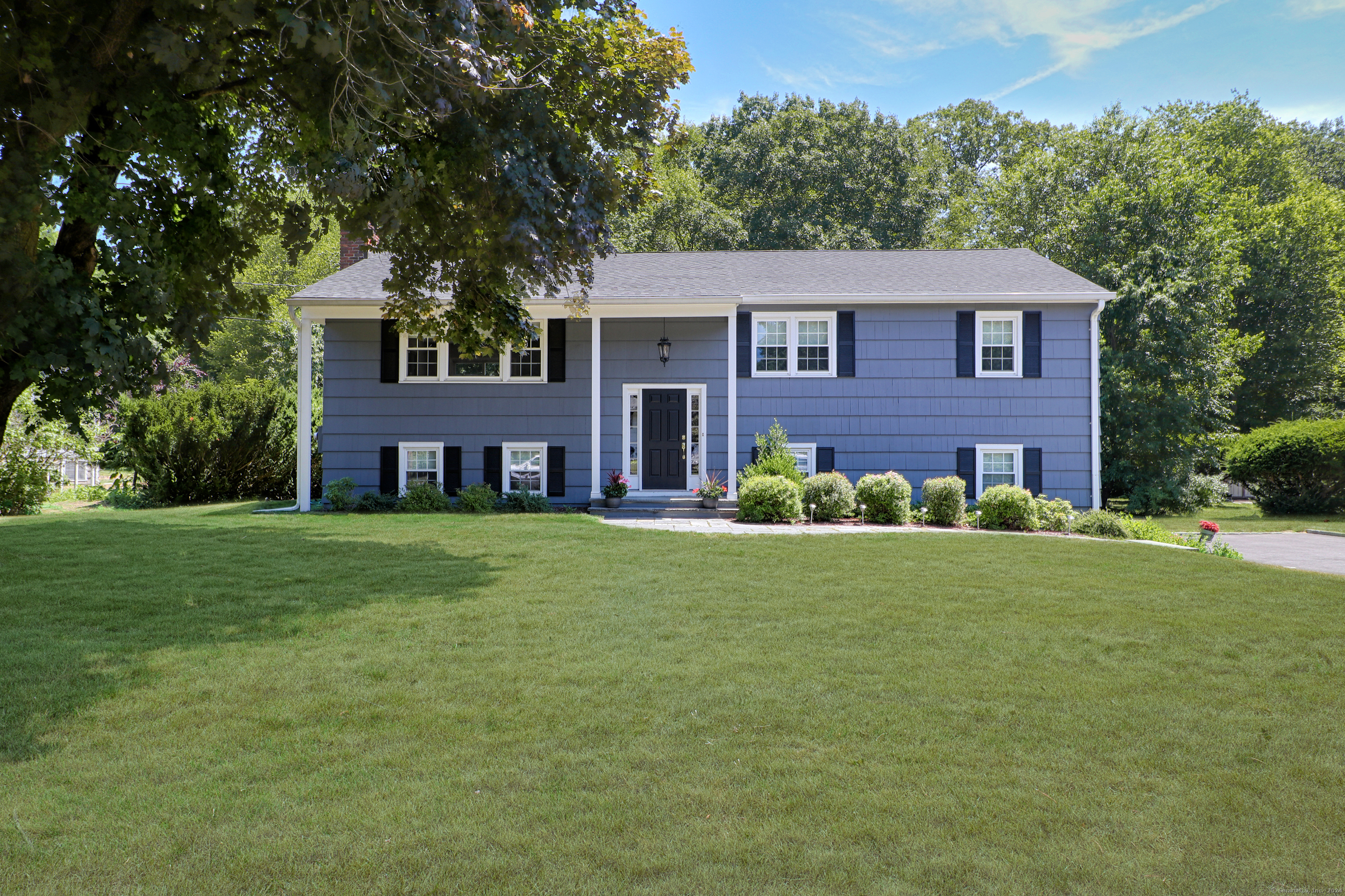 Property for Sale at 21 Thistle Road, Norwalk, Connecticut - Bedrooms: 4 
Bathrooms: 3 
Rooms: 8  - $725,000