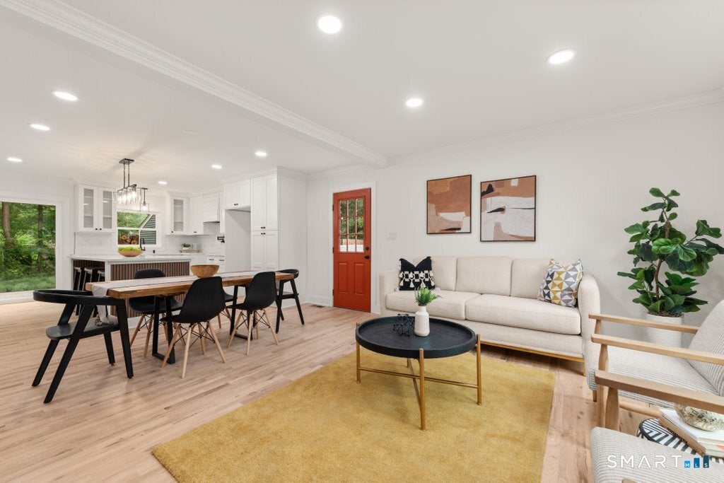 24 Beaverbrook Road