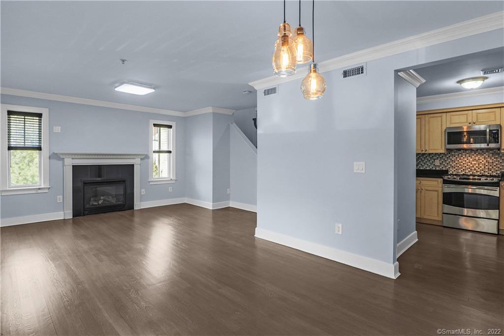 109 Forest Street 10