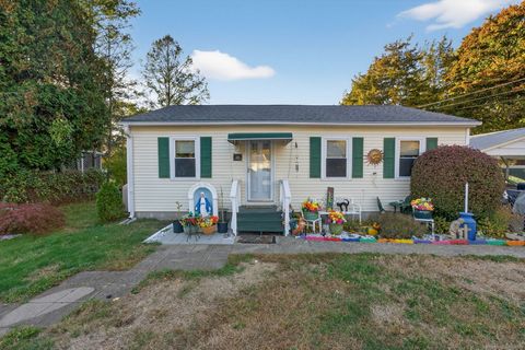 30 Midway Oval Groton CT 06340