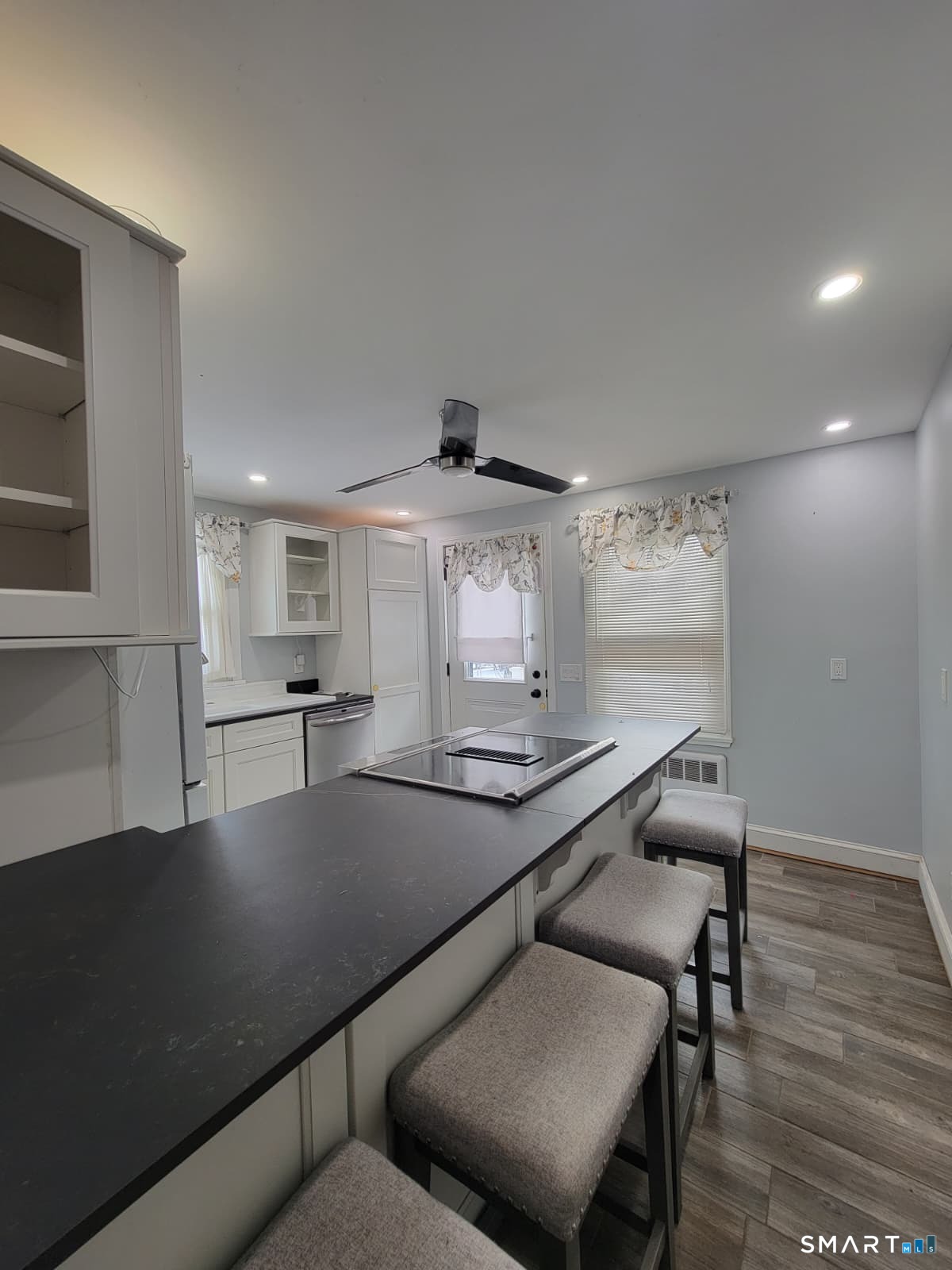 895 Pleasant Valley Road