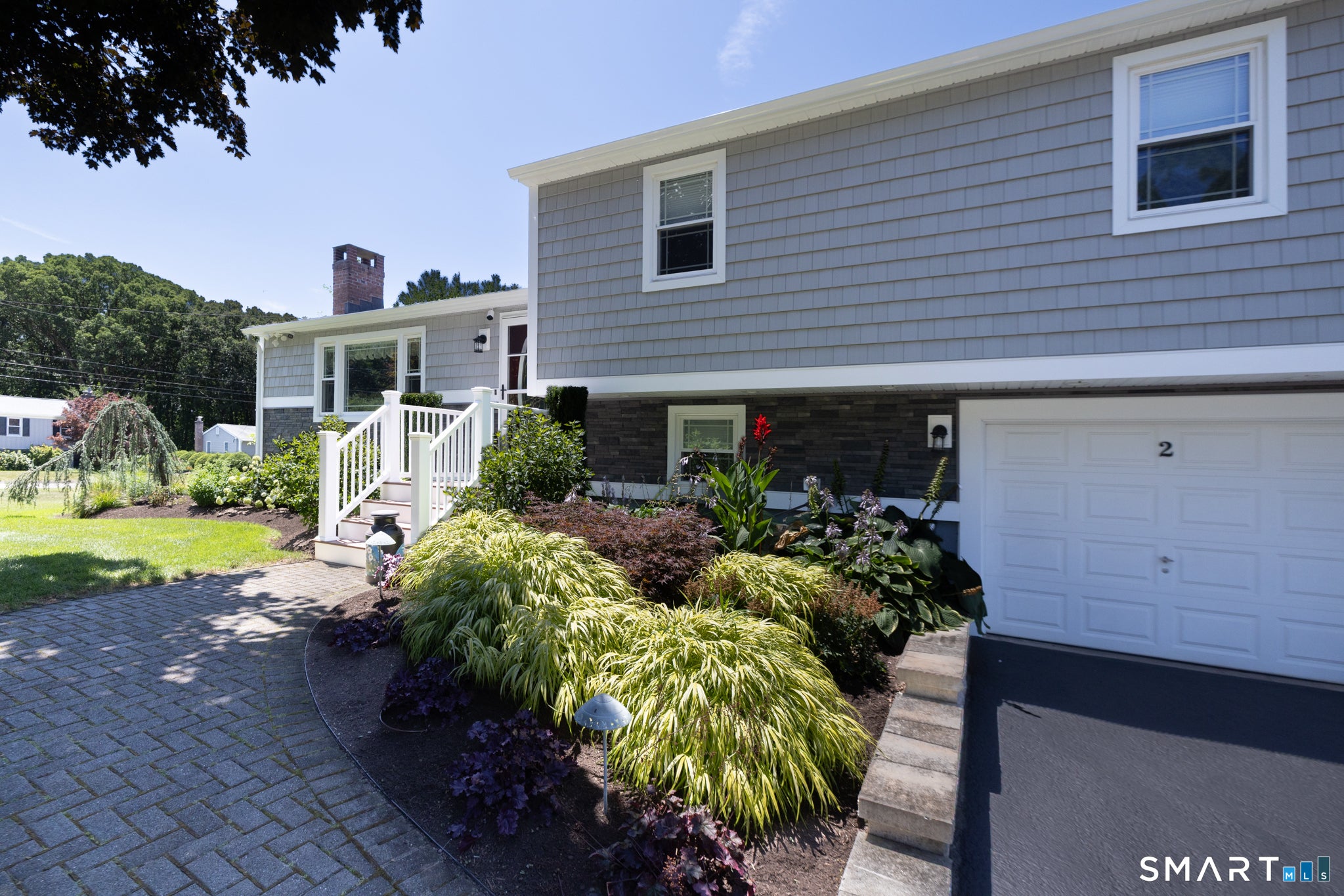 2 Woodridge Court