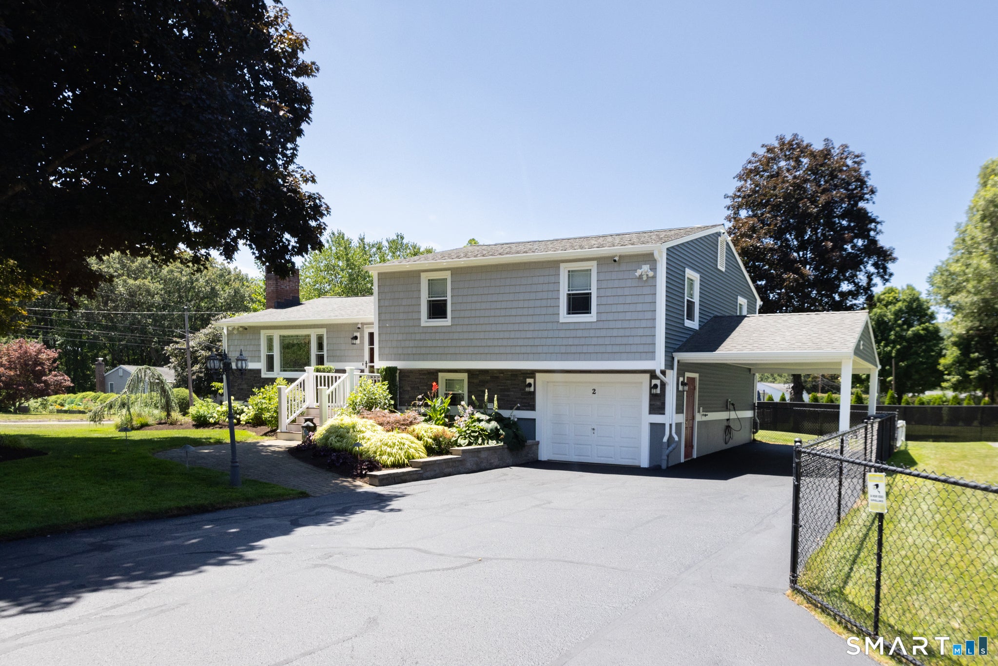 2 Woodridge Court