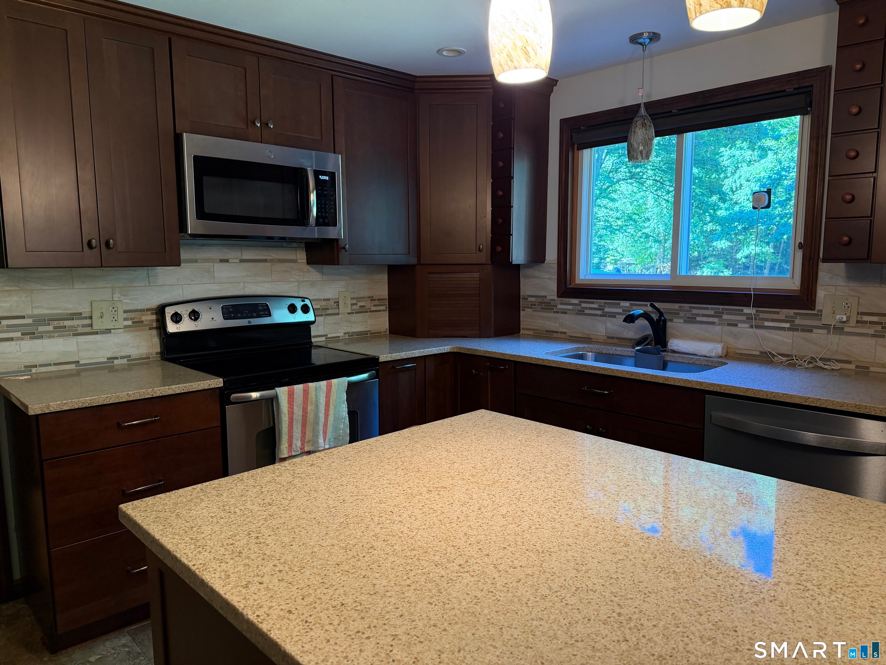 122 Standard Avenue