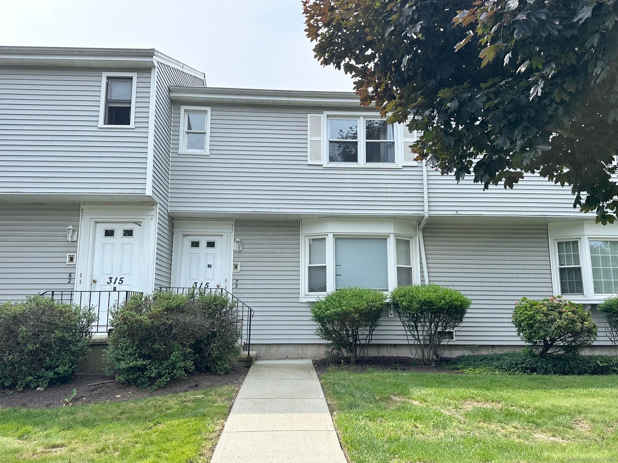Rental Property at Glendale Avenue B7, Bridgeport, Connecticut - Bedrooms: 1 
Bathrooms: 1 
Rooms: 3  - $1,850 MO.
