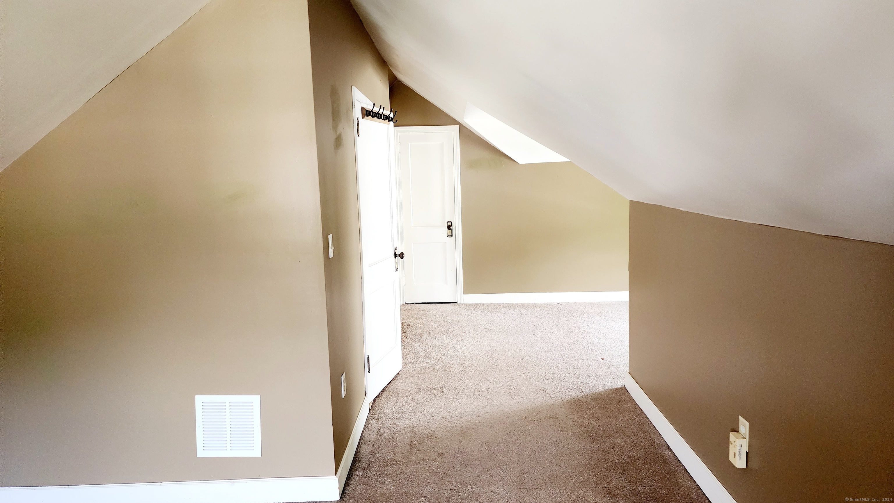 West Hartford, Connecticut 06110, United States, 2 Bedrooms Bedrooms, ,2 BathroomsBathrooms,Residential,Active,152484