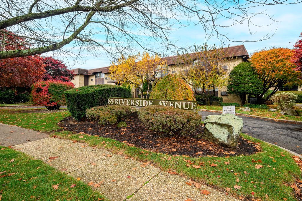 Photo of 85 Riverside Avenue #APT E8, Stamford, CT 06905 (MLS # 24141000)