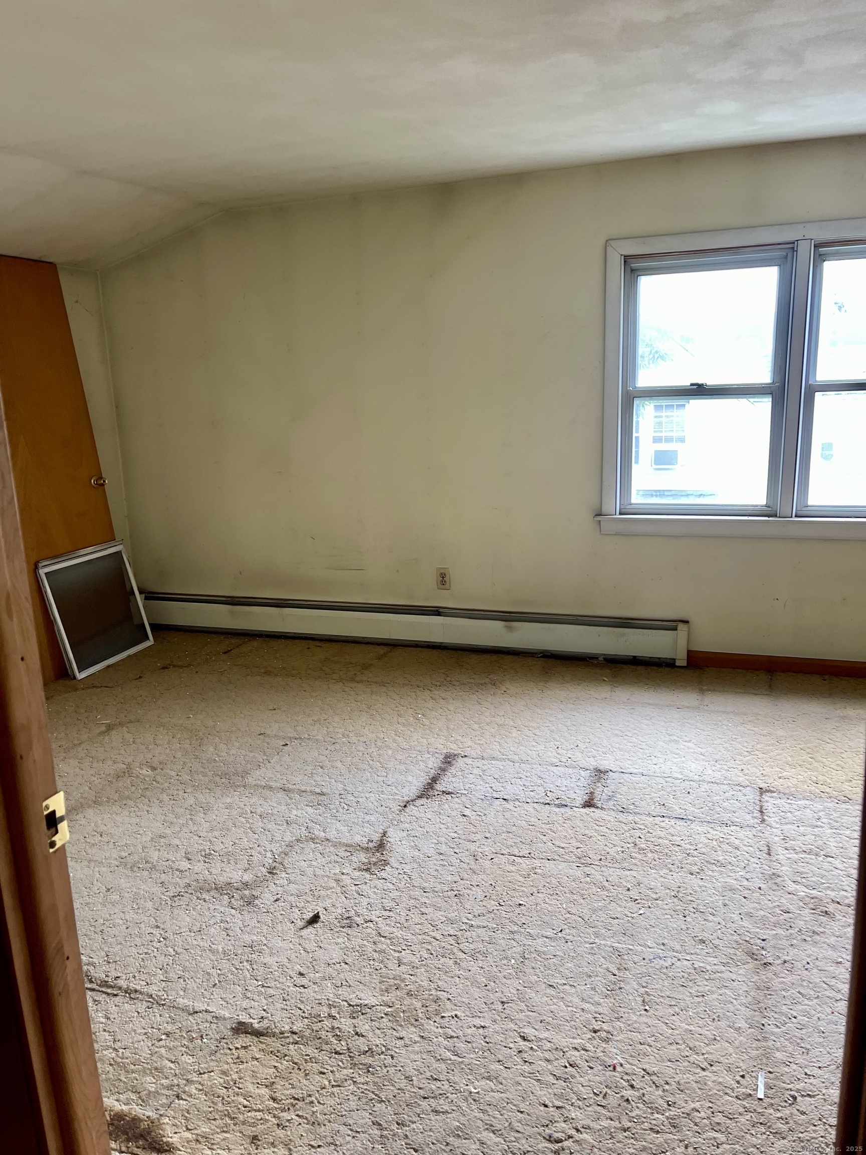 Manchester, Connecticut 06042, United States, 4 Bedrooms Bedrooms, ,2 BathroomsBathrooms,Residential,Pending,187565