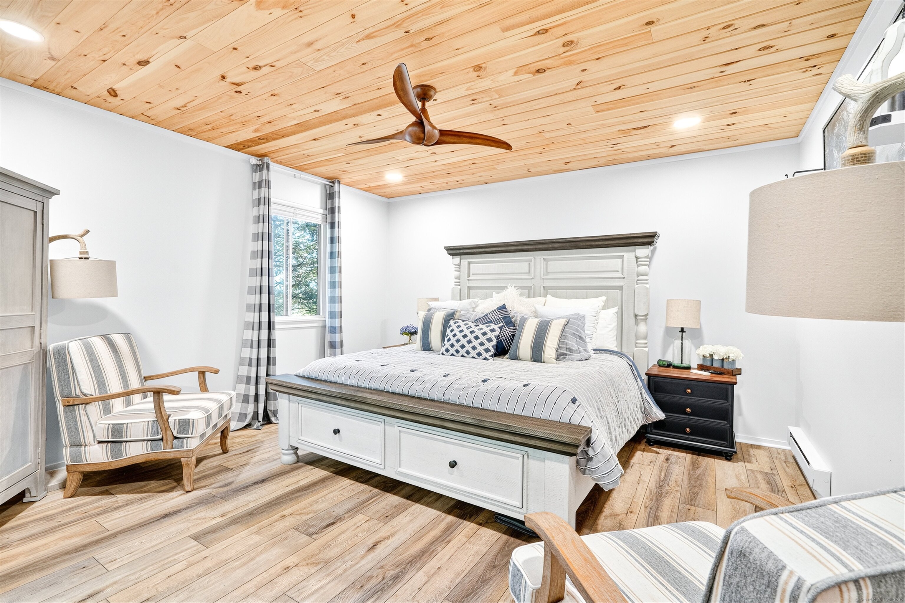 401 Heritage Village B