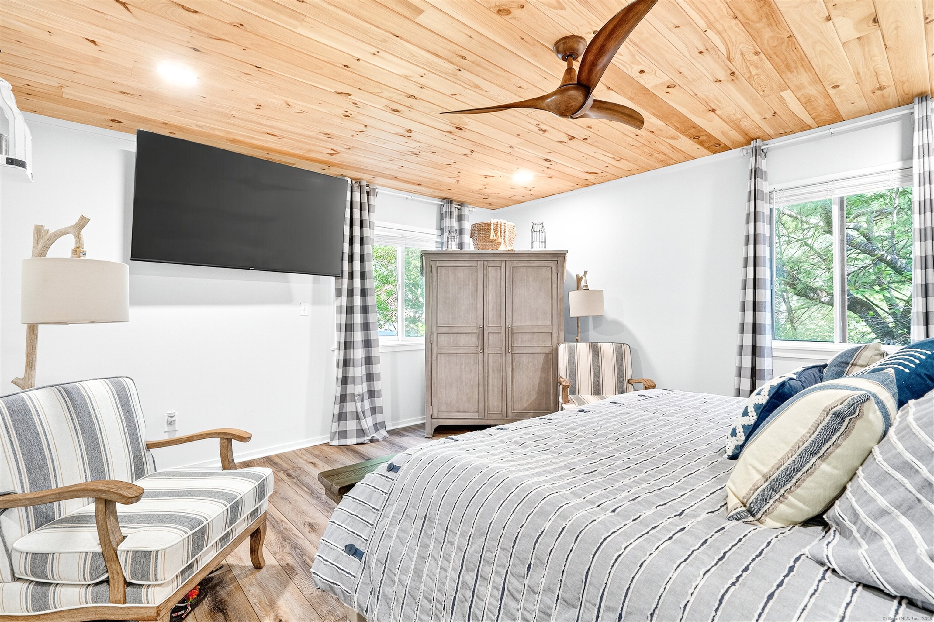 401 Heritage Village B