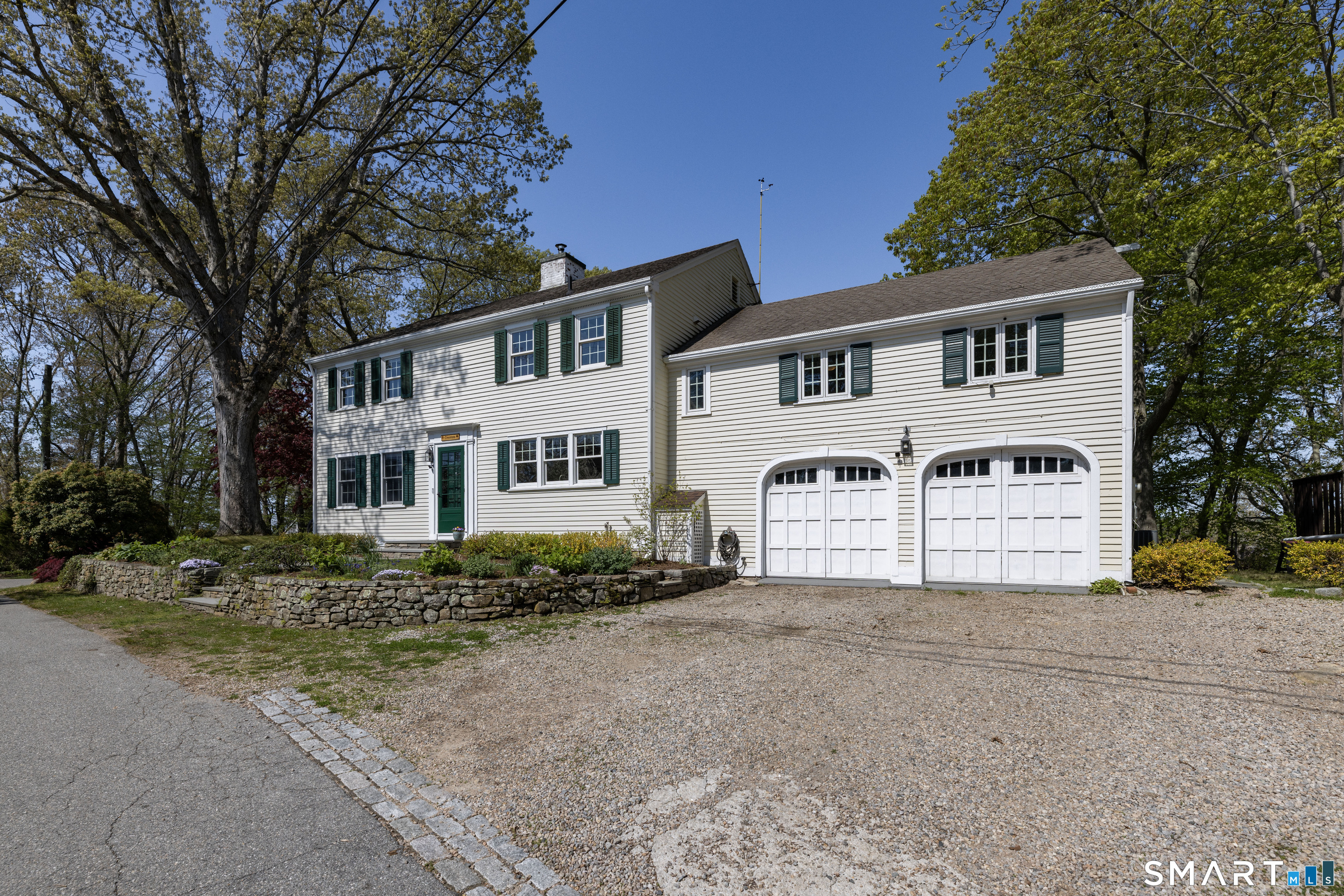 32 Money Point Road