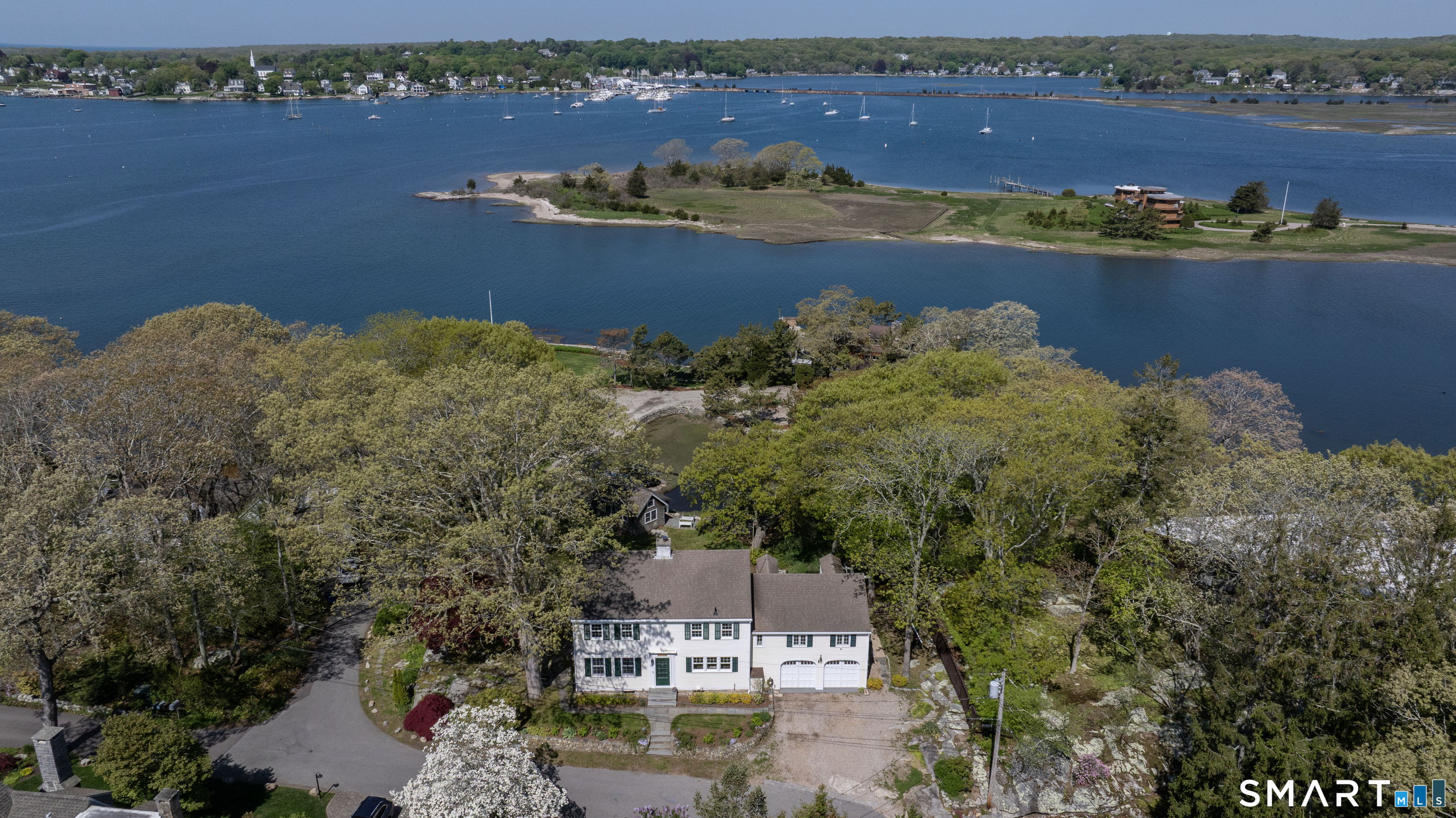 32 Money Point Road