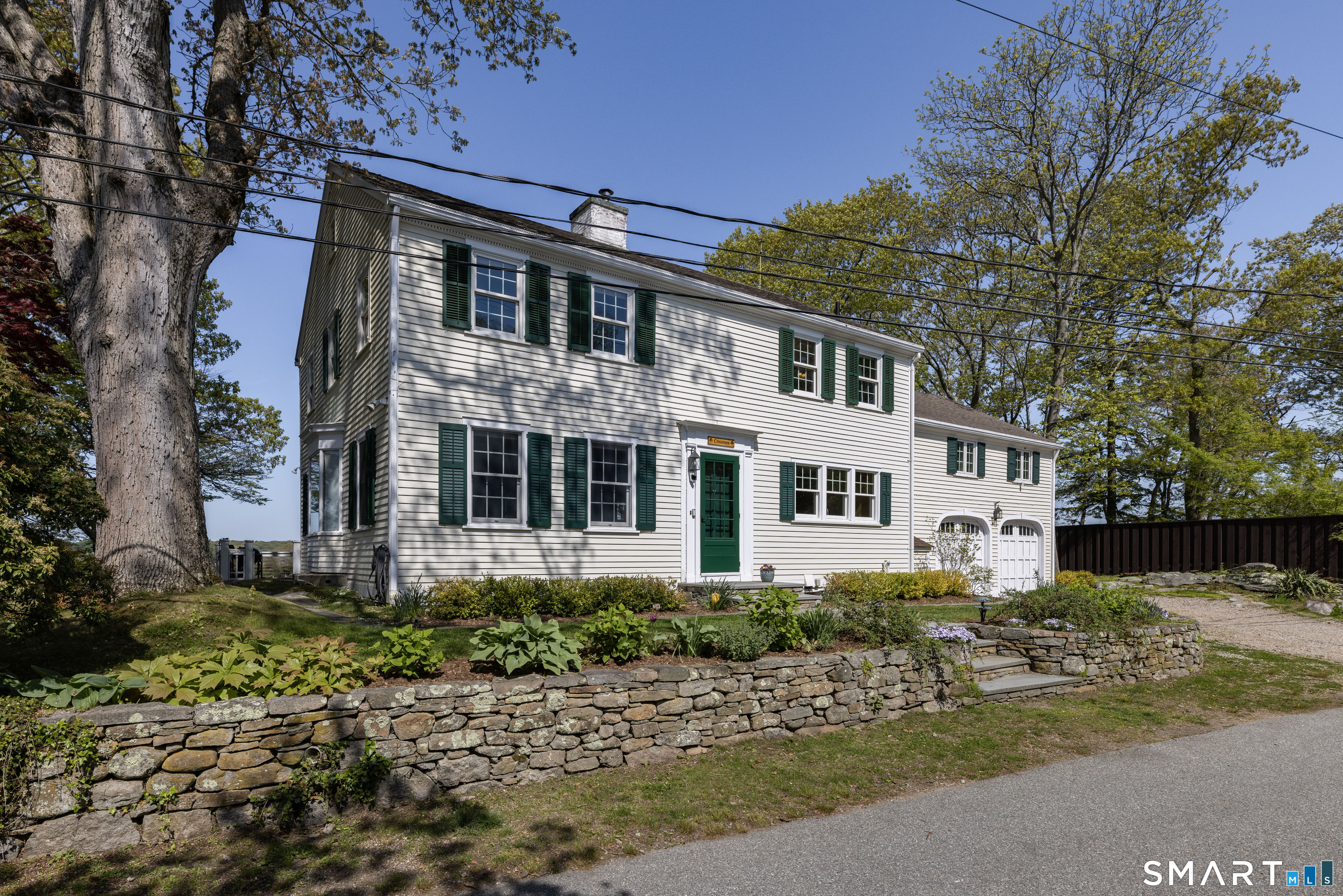 32 Money Point Road