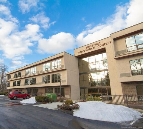 Photo of 567 Vauxhall Street Extensio, Waterford, CT 06385 (MLS # 24052973)