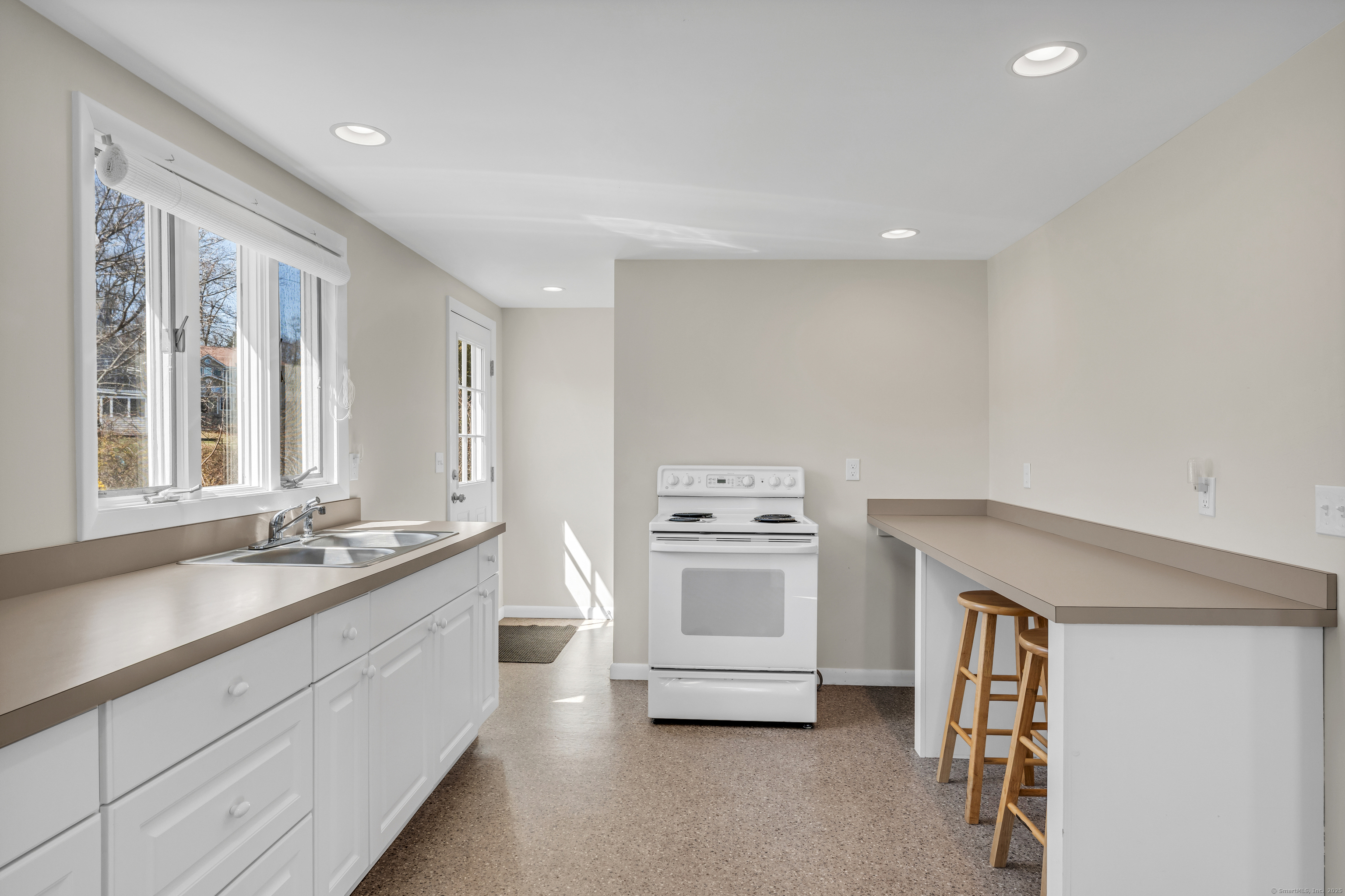 87 Daniel Avenue, Guilford, Connecticut image 13