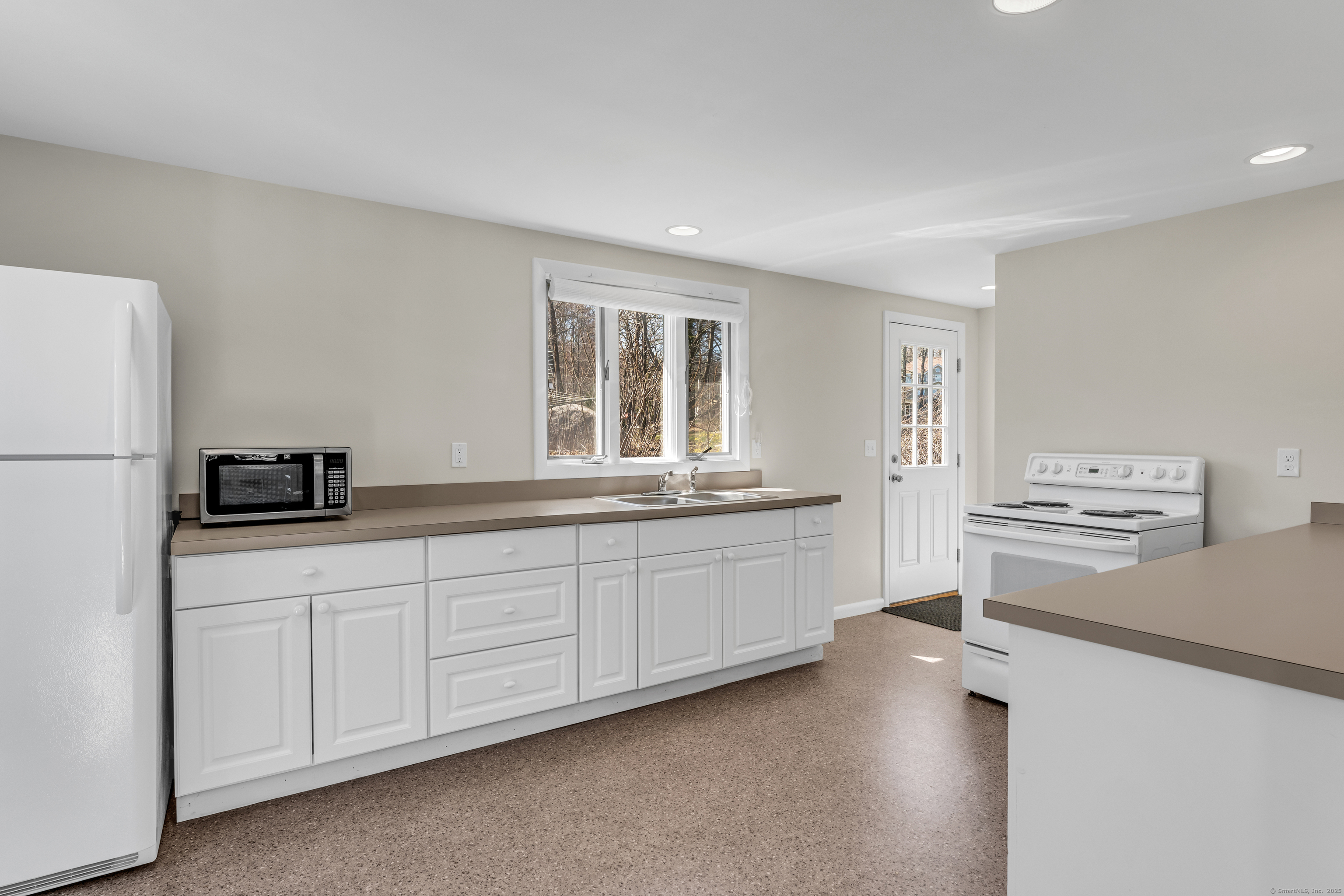 87 Daniel Avenue, Guilford, Connecticut image 11