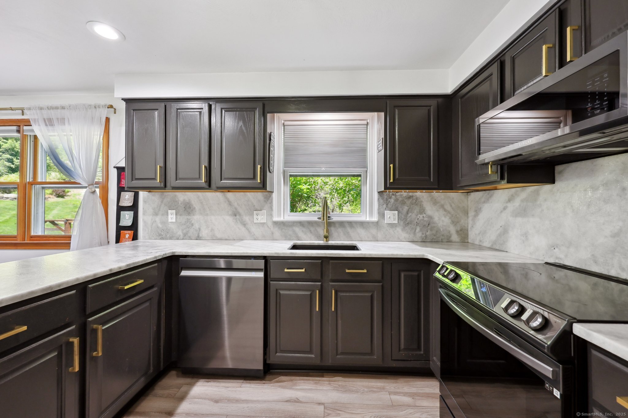 20 Cliff Edge Circle, Cheshire, Connecticut image 12