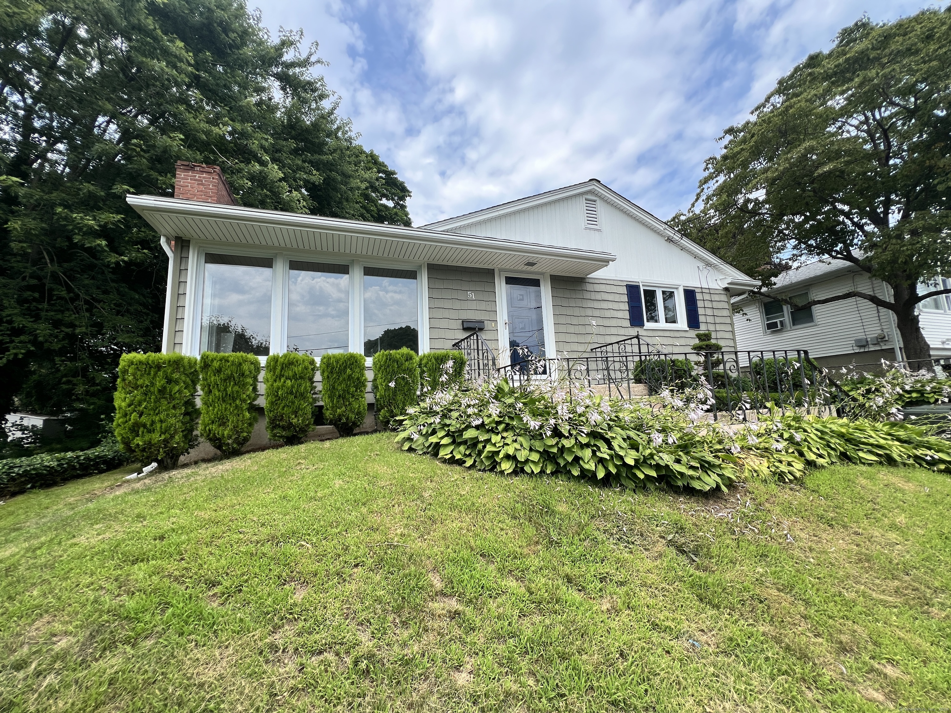 Photo 1 of 51 Dow Street, New London, Connecticut, $325,000, Web #: 24035234
