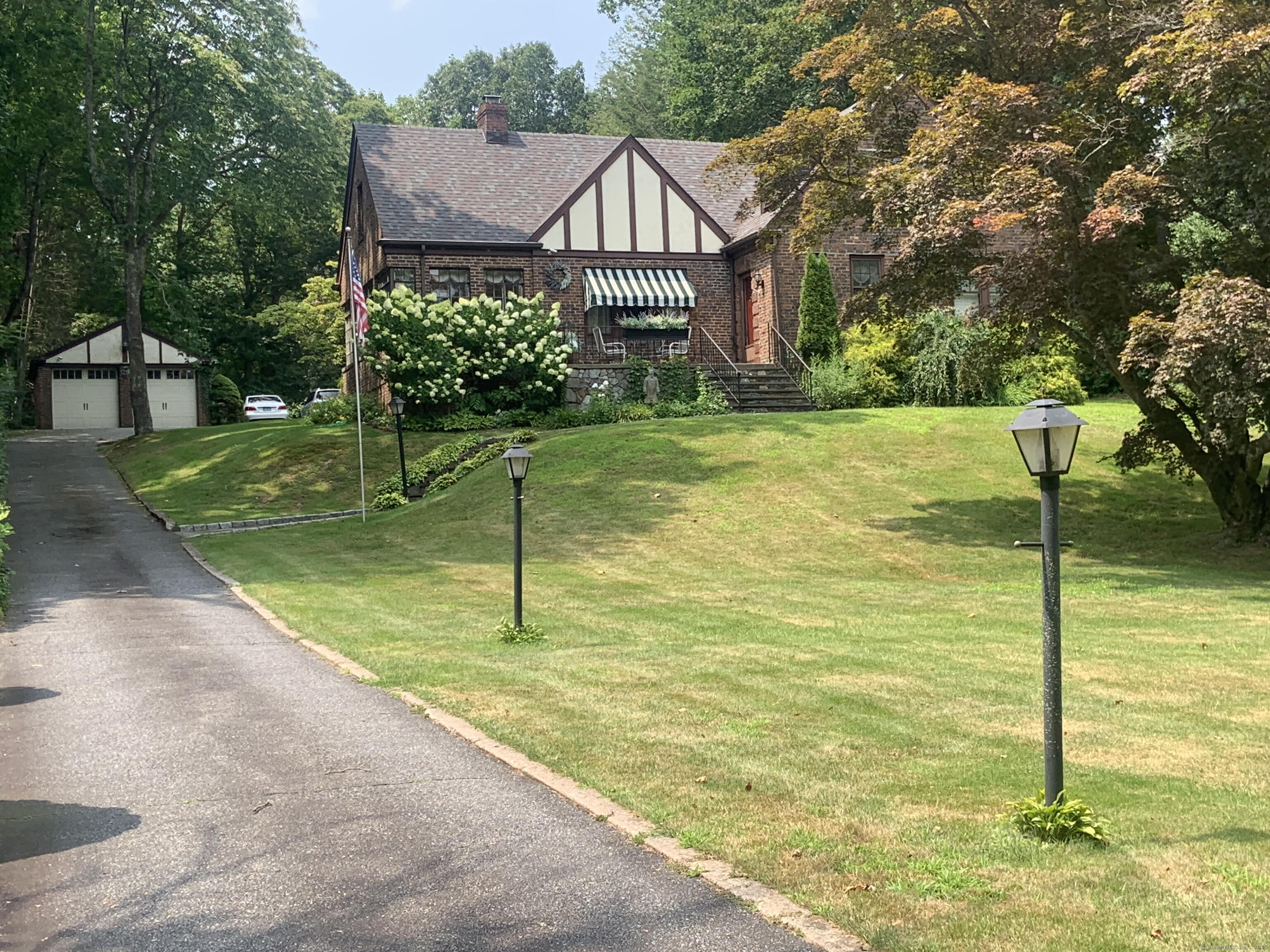 Property for Sale at 900 Orange Center Road, Orange, Connecticut - Bedrooms: 4 
Bathrooms: 4 
Rooms: 8  - $1,099,000