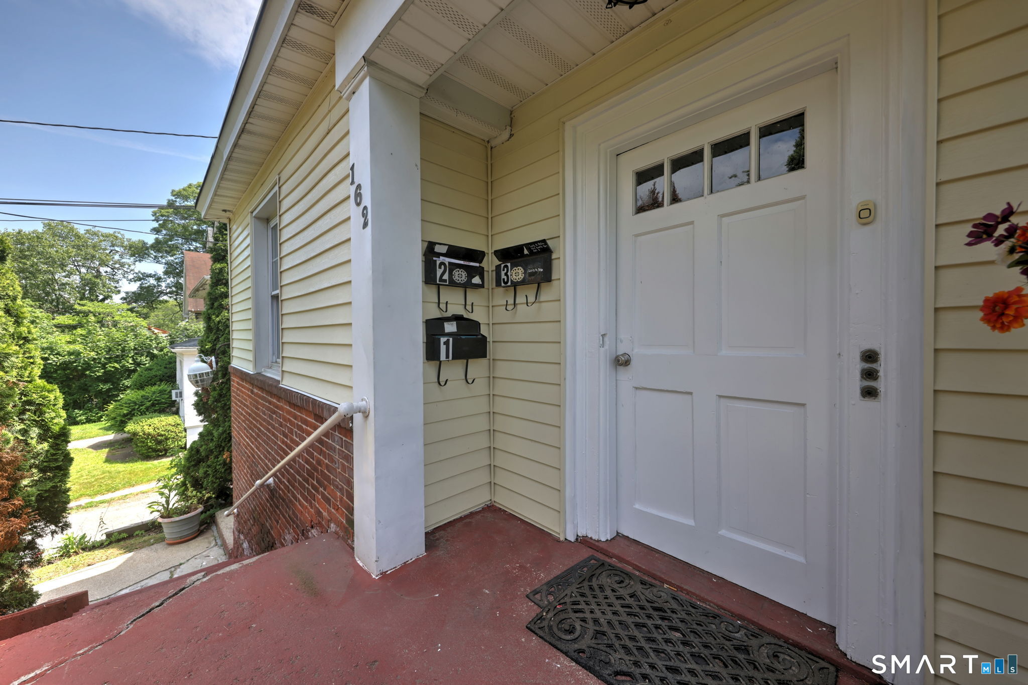 160 Goffe Terrace