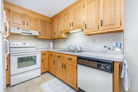 Tiny photo for 143 Julia Terrace #143, Middletown, CT 06457 (MLS # 24143511)