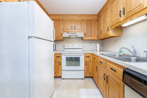 Tiny photo for 143 Julia Terrace #143, Middletown, CT 06457 (MLS # 24143511)