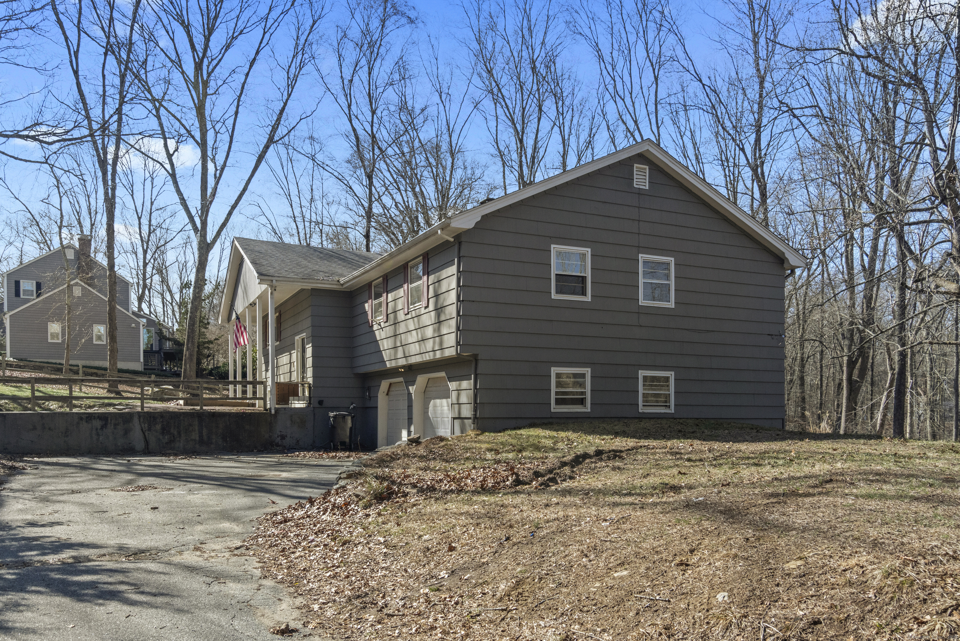 Coachman Pike, Ledyard, Connecticut - 4 Bedrooms  
3 Bathrooms  
11 Rooms - 