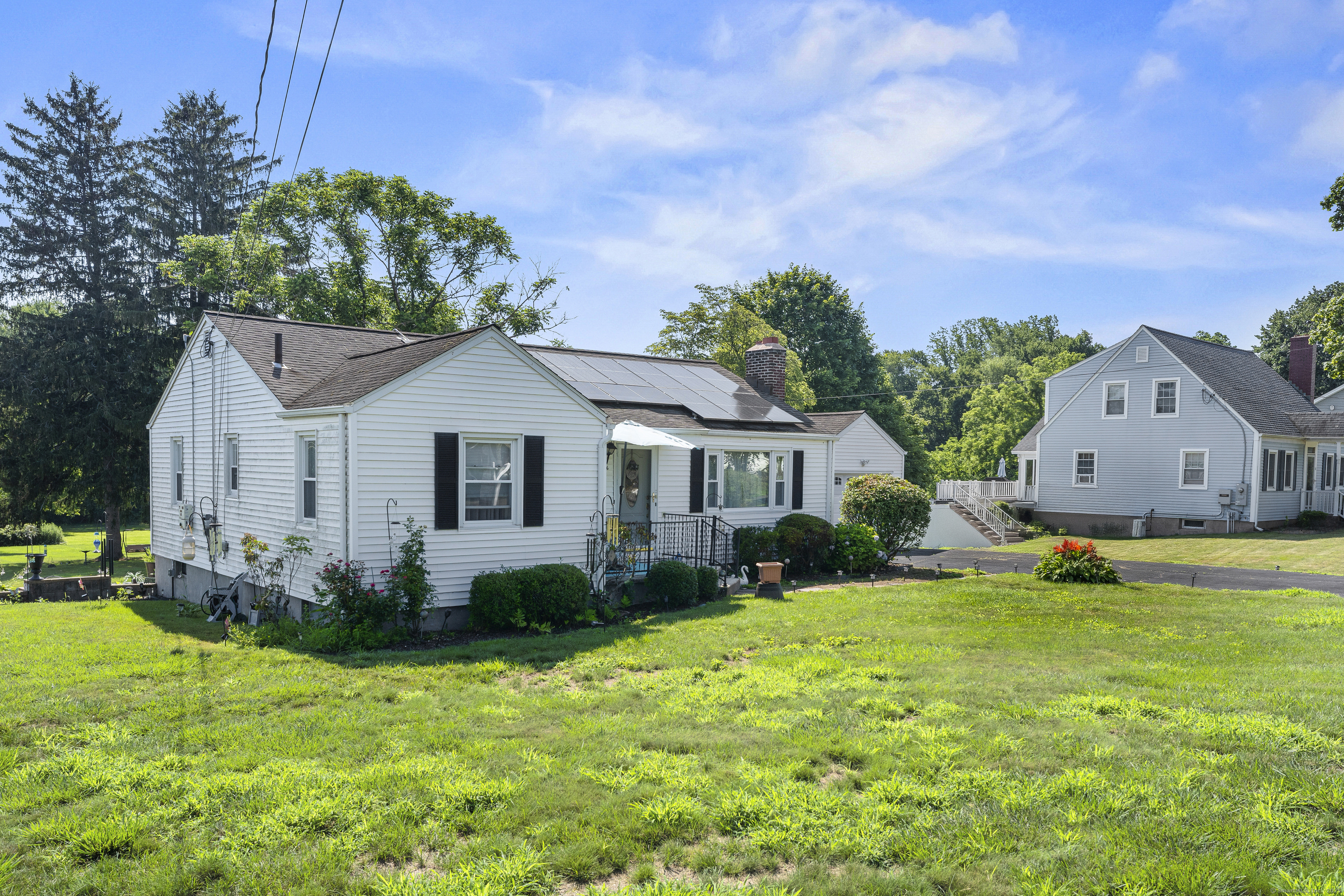 326 Long Hill Street