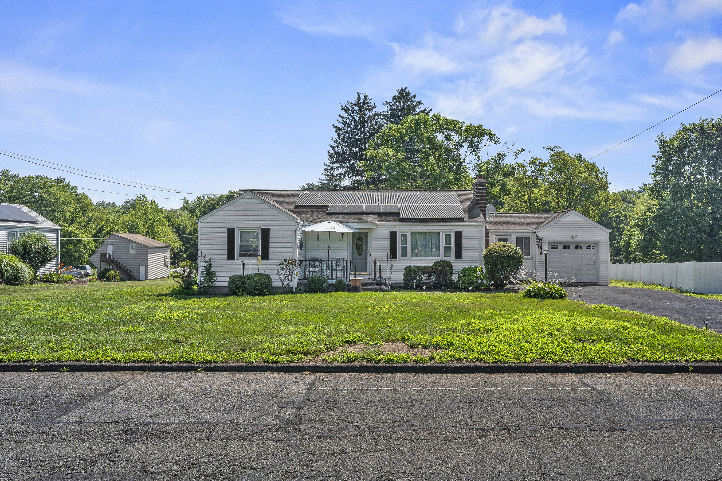 326 Long Hill Street